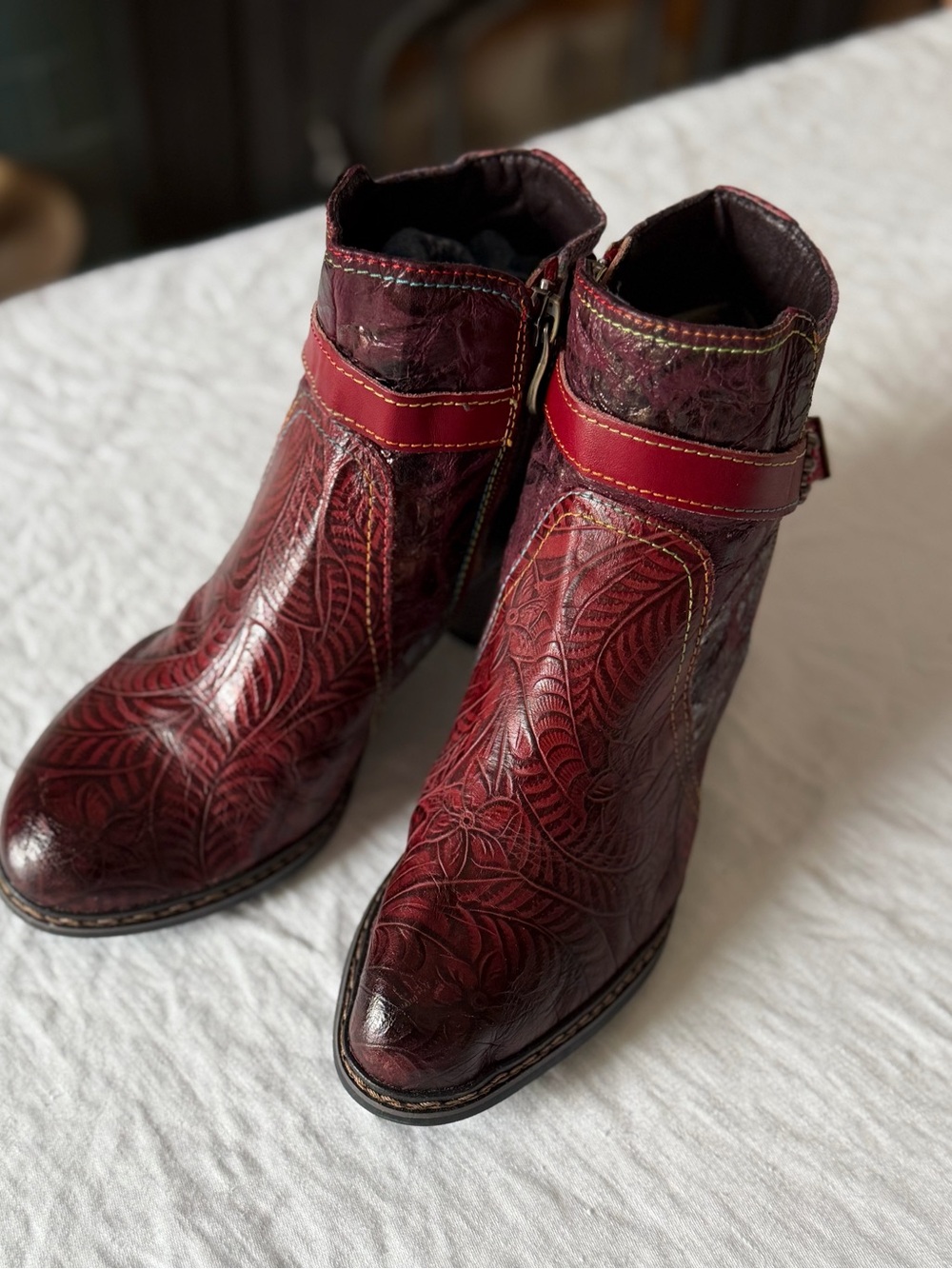 L’Artiste Captivate Boots Bordeaux Embossed Floral Pattern Zip Up Ankle boot 37